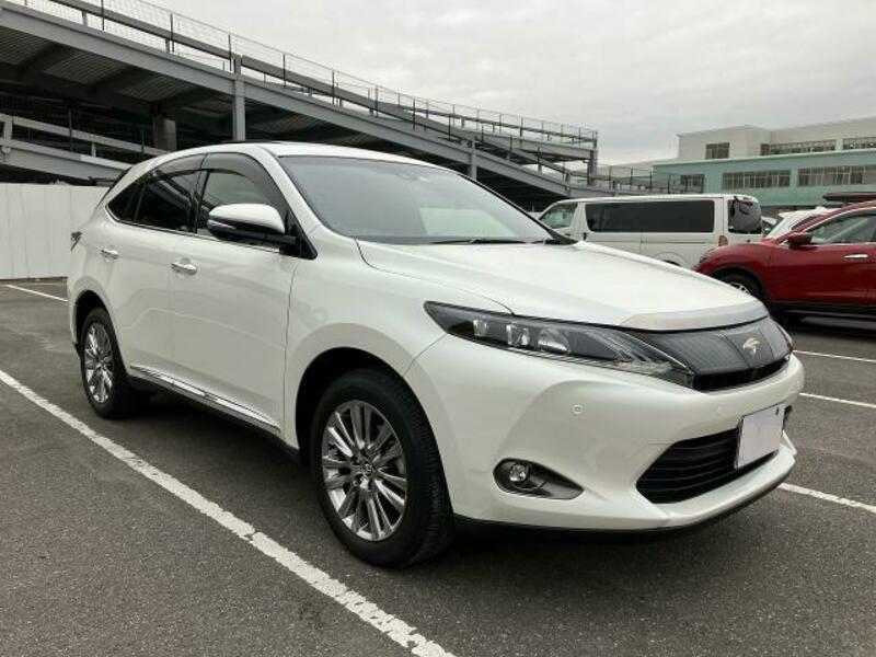 Used Toyota Harrier Dba Zsu W Sbi Motor Japan