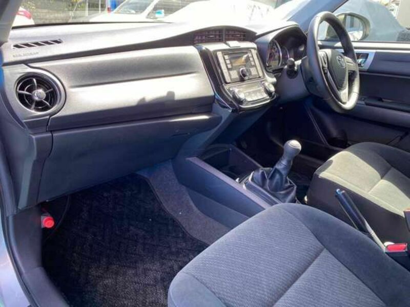 COROLLA AXIO