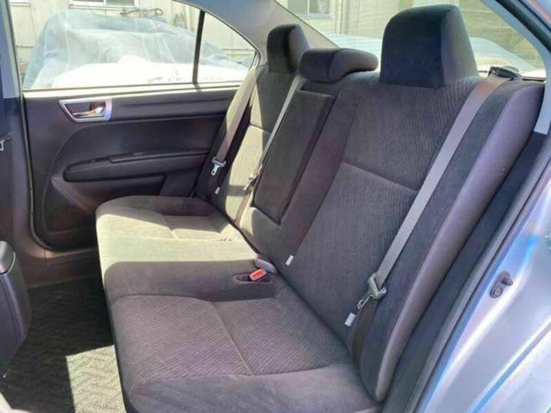 COROLLA AXIO
