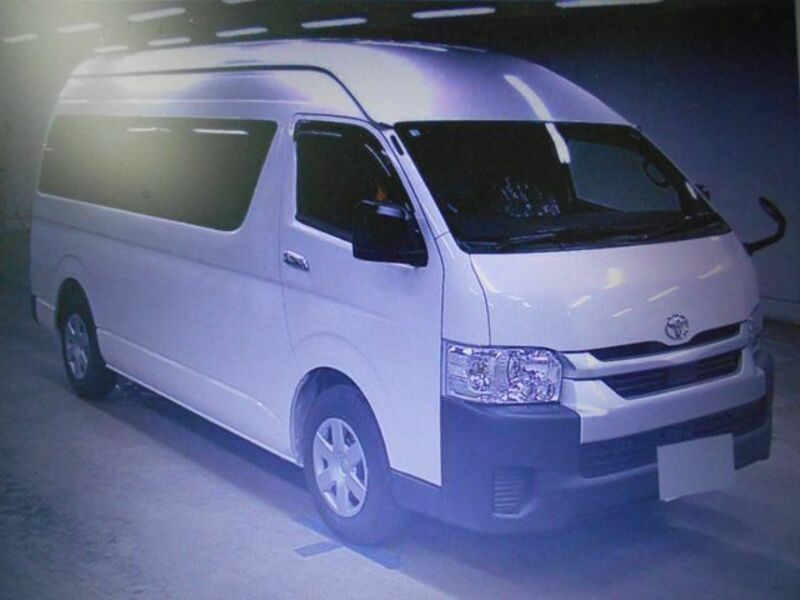 HIACE COMMUTER-3