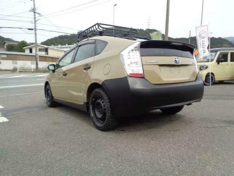 PRIUS-13