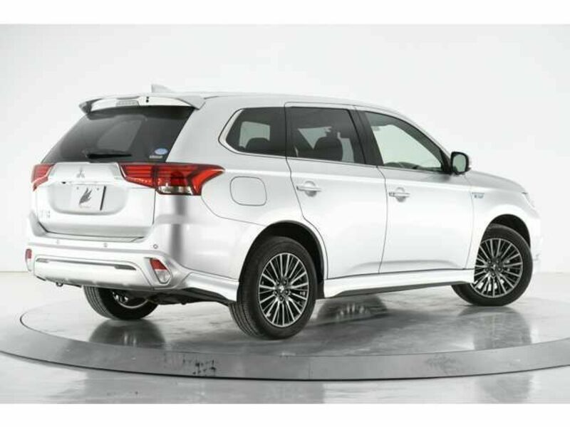 OUTLANDER PHEV-1