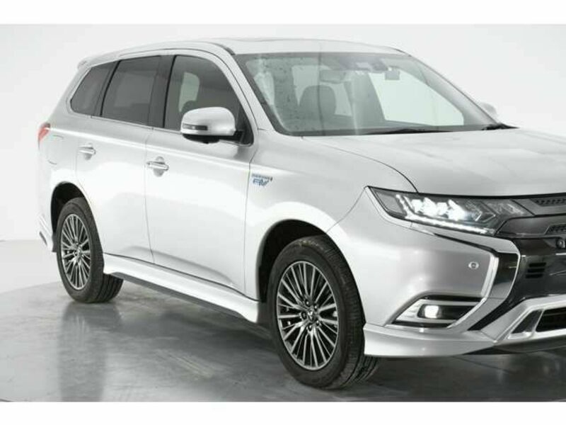 OUTLANDER PHEV-4