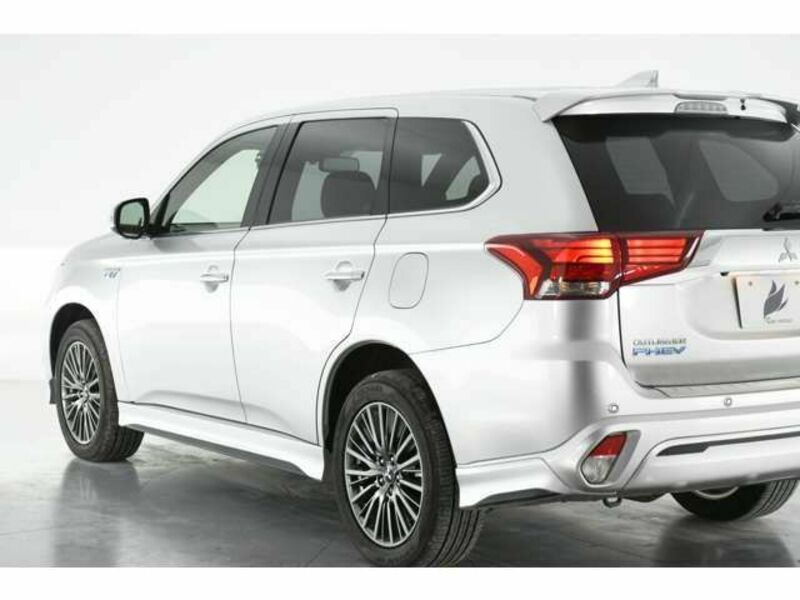 OUTLANDER PHEV-6