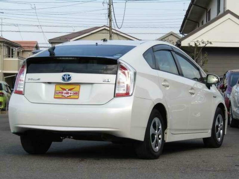 PRIUS-17