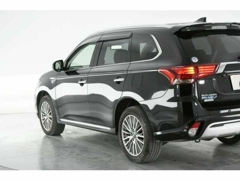 OUTLANDER PHEV-6