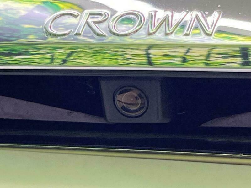 CROWN MAJESTA