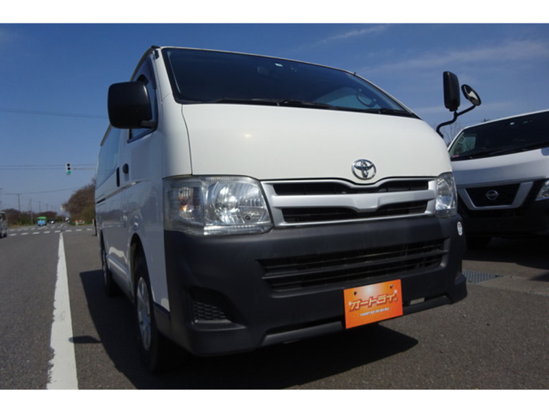 HIACE VAN-1