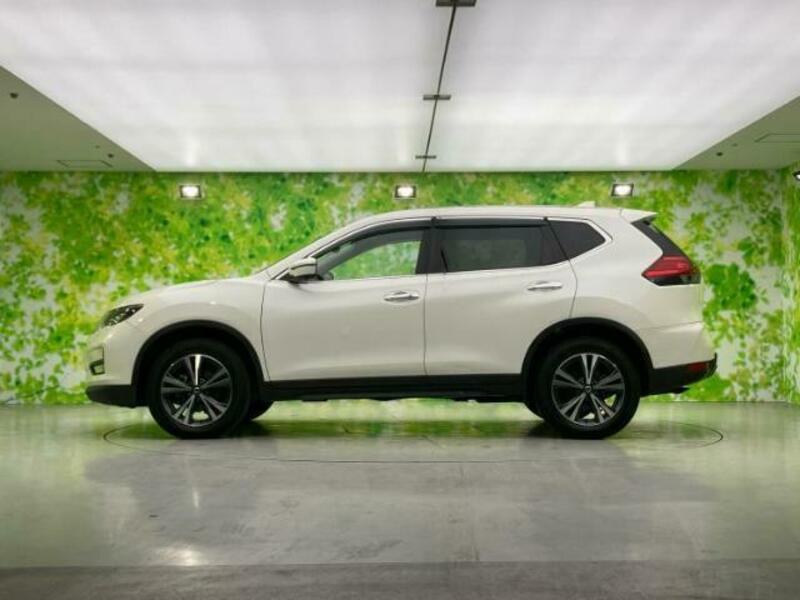 X-TRAIL-1