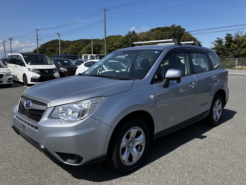 SUBARU　FORESTER