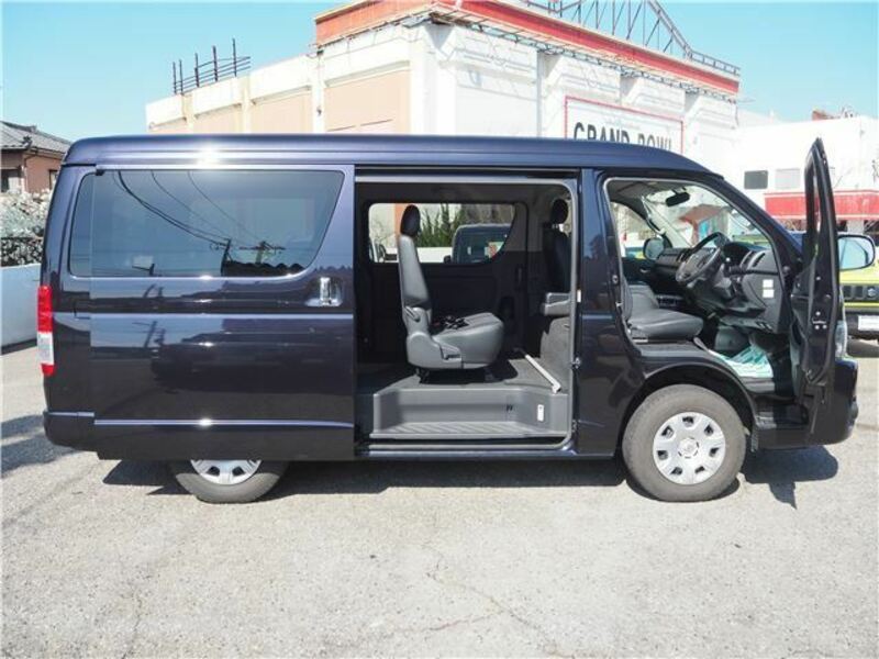 HIACE VAN-23