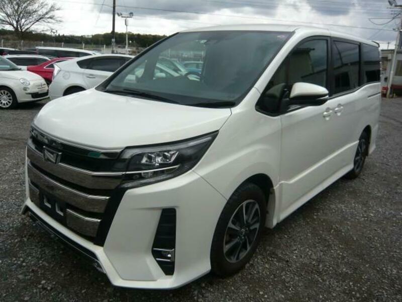 TOYOTA　NOAH