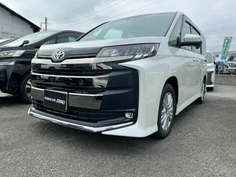 TOYOTA　NOAH