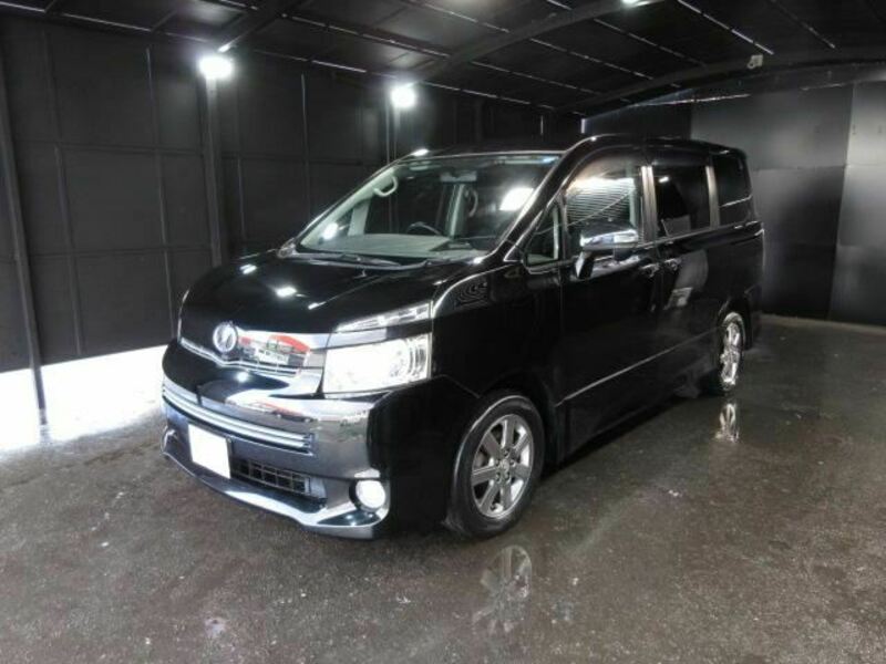 TOYOTA　VOXY