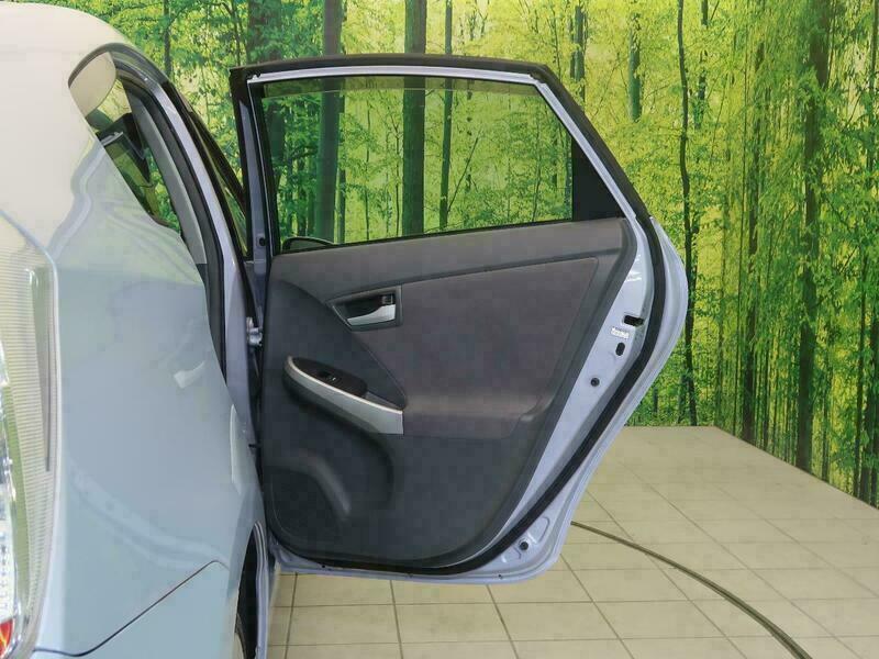 PRIUS-56