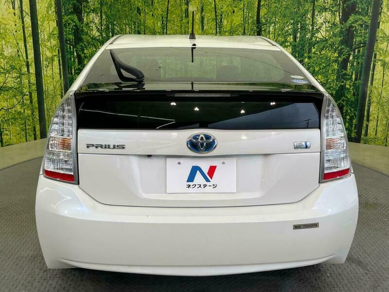 PRIUS-13