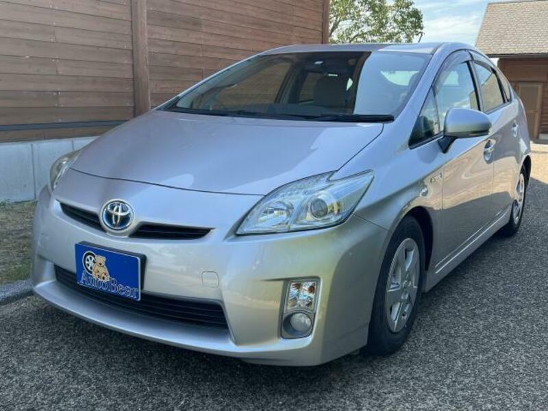 TOYOTA　PRIUS