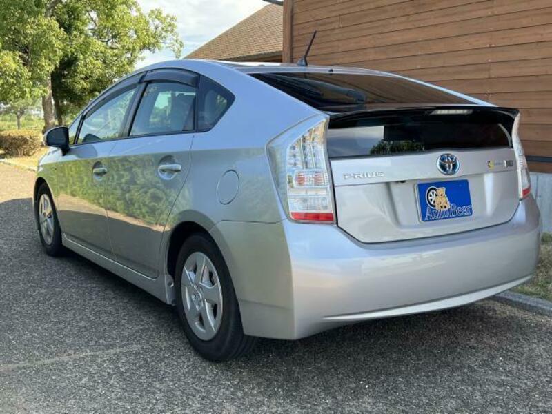 PRIUS-10