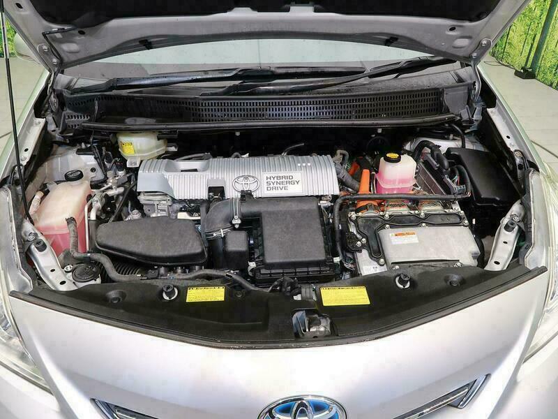PRIUS ALPHA-61