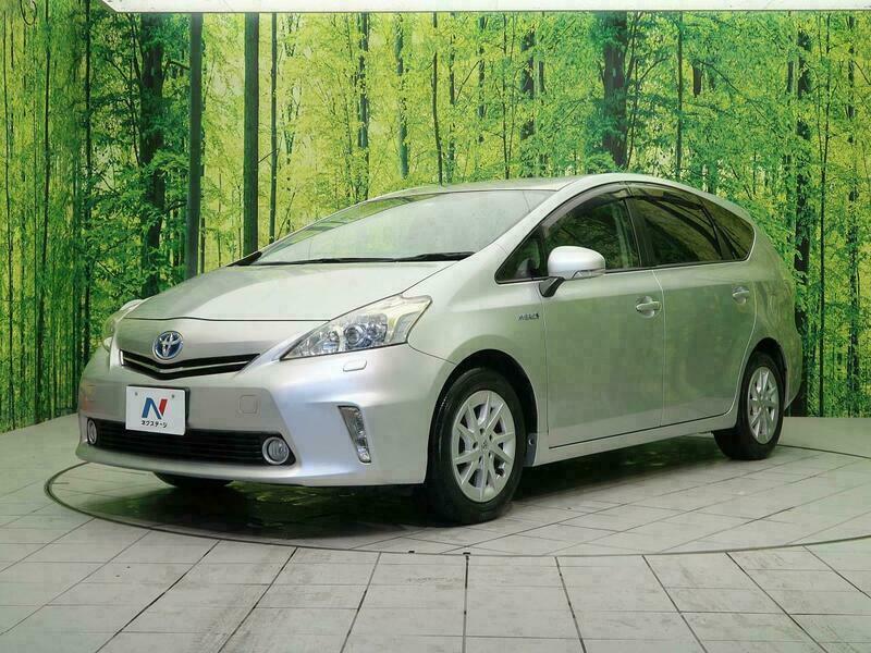 PRIUS ALPHA-69