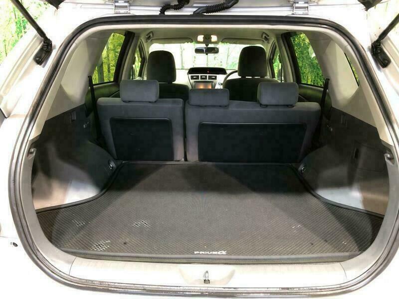 PRIUS ALPHA-70