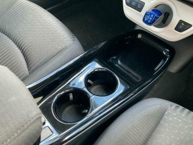 PRIUS-18