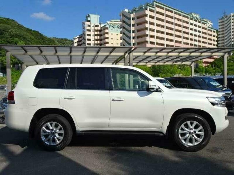 LAND CRUISER-16
