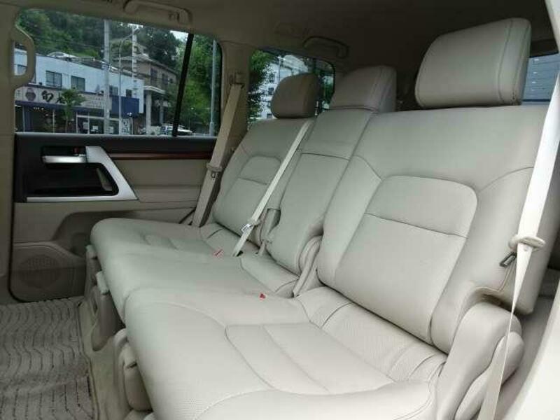 LAND CRUISER-8