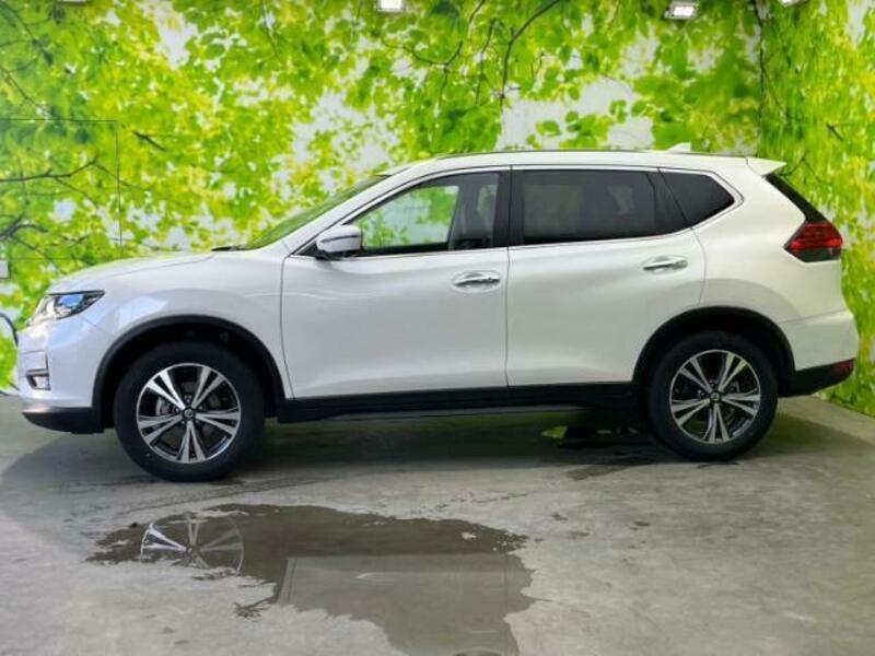 X-TRAIL-1