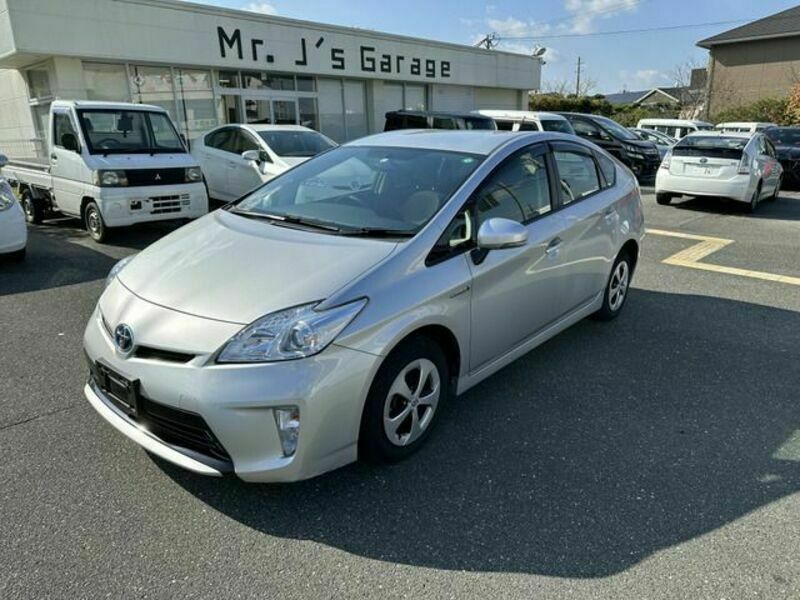 TOYOTA　PRIUS