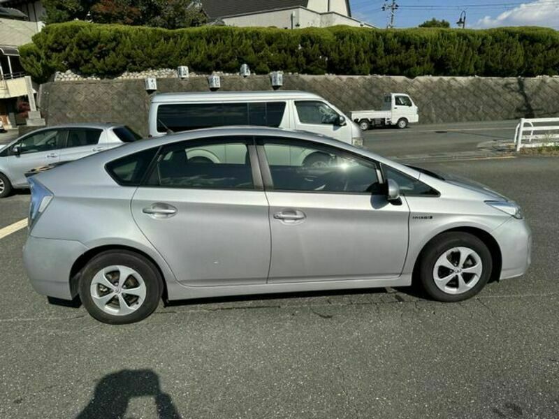 PRIUS-3