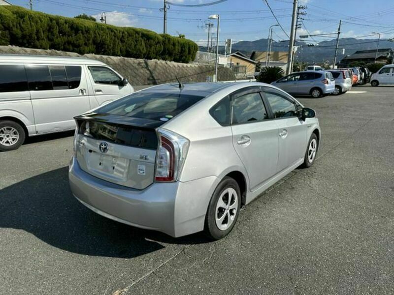 PRIUS-4