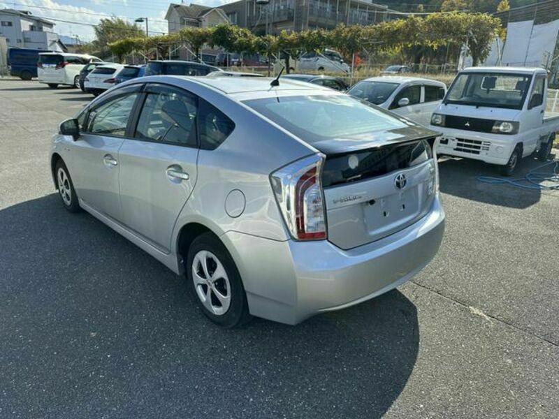 PRIUS-6