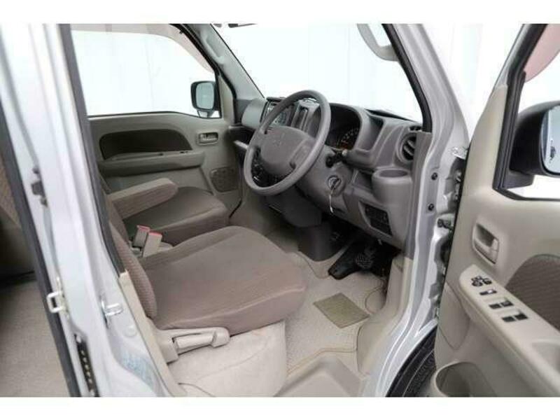 MINICAB VAN