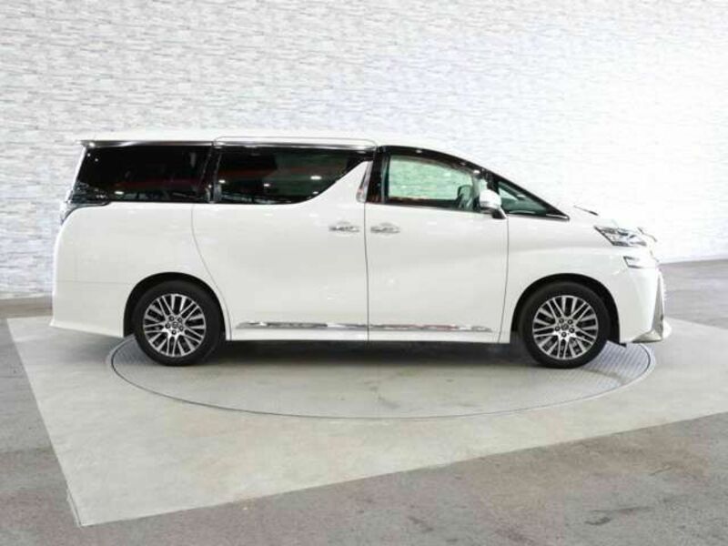 VELLFIRE-11