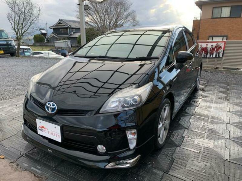 TOYOTA　PRIUS