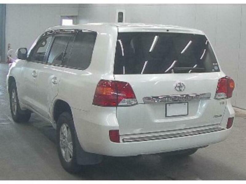 LAND CRUISER