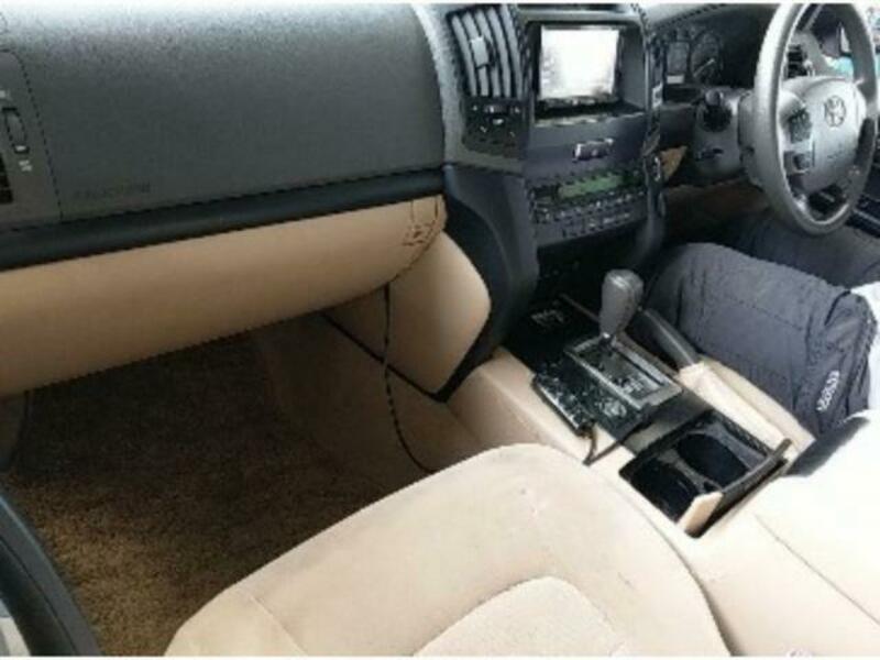 LAND CRUISER