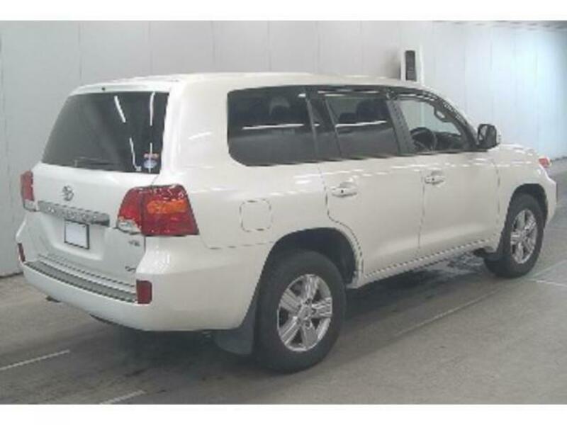 LAND CRUISER