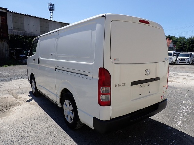 HIACE VAN
