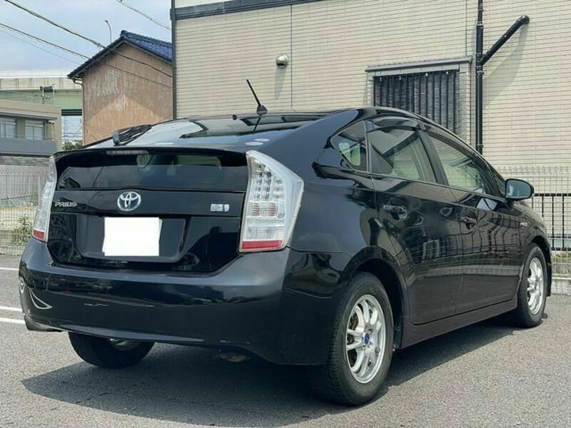 PRIUS-4