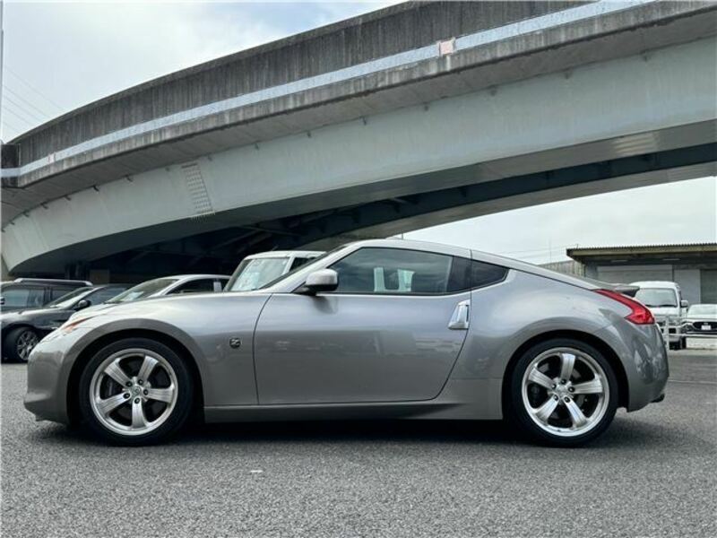 FAIRLADY Z-9