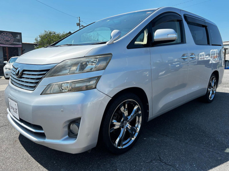 TOYOTA　VELLFIRE