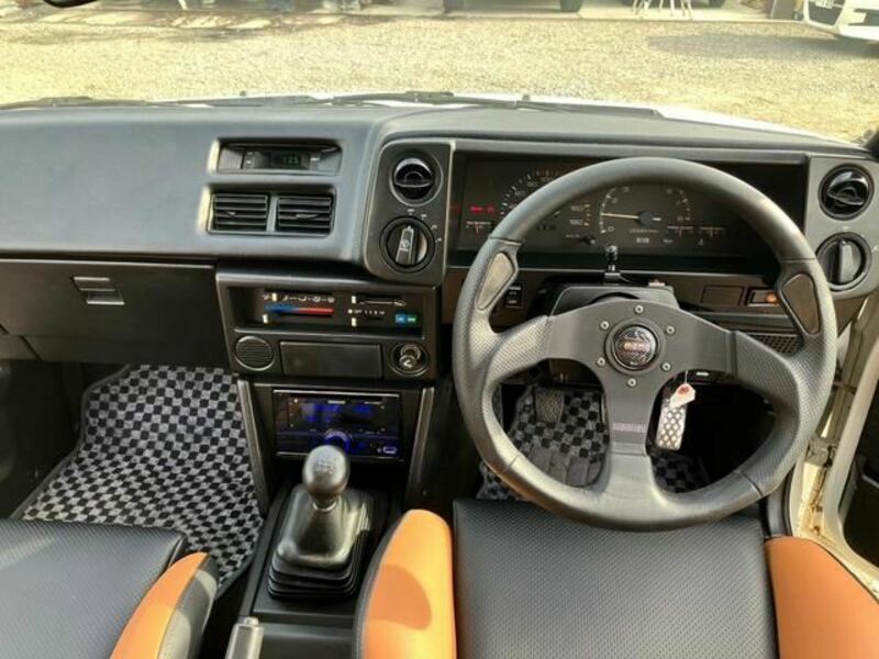 COROLLA LEVIN