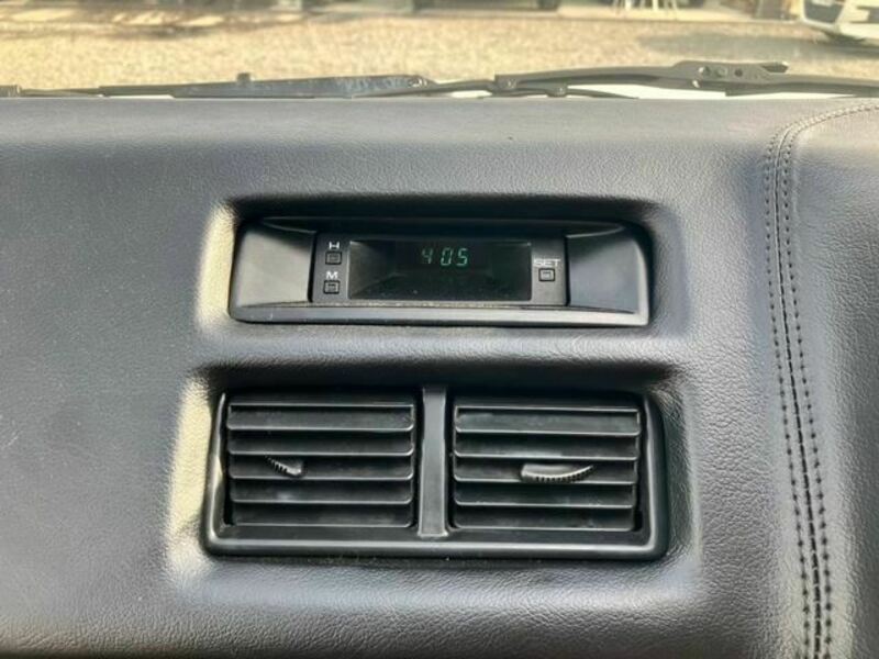 COROLLA LEVIN