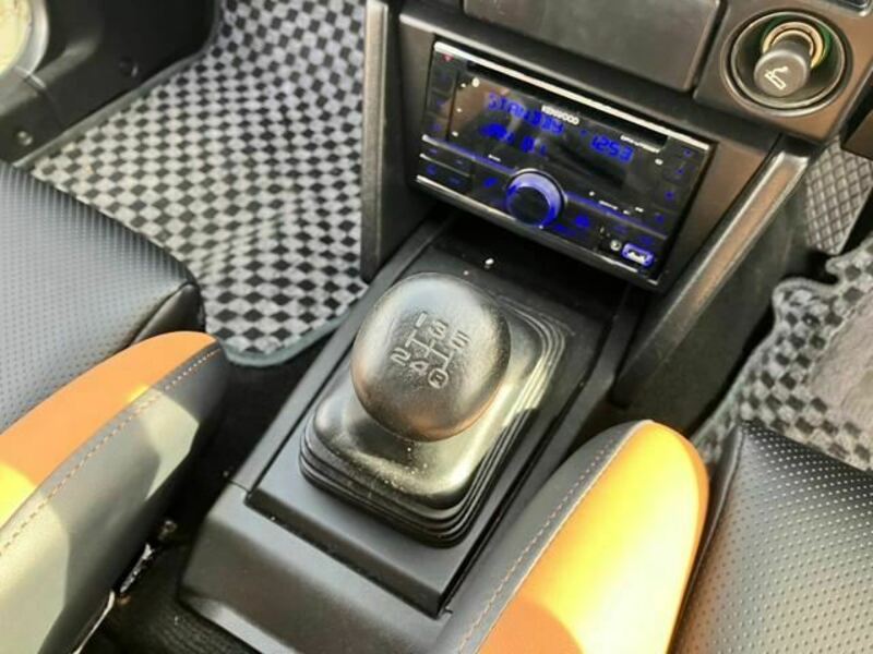 COROLLA LEVIN
