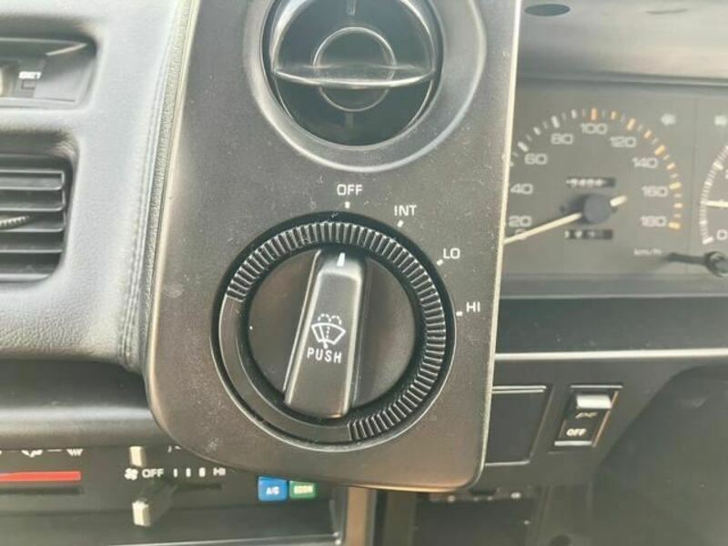 COROLLA LEVIN
