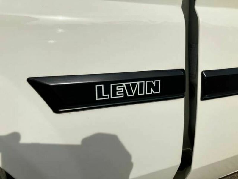 COROLLA LEVIN