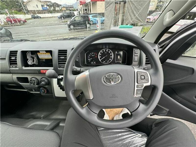 HIACE VAN-13