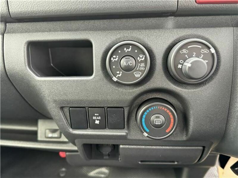 HIACE VAN-17